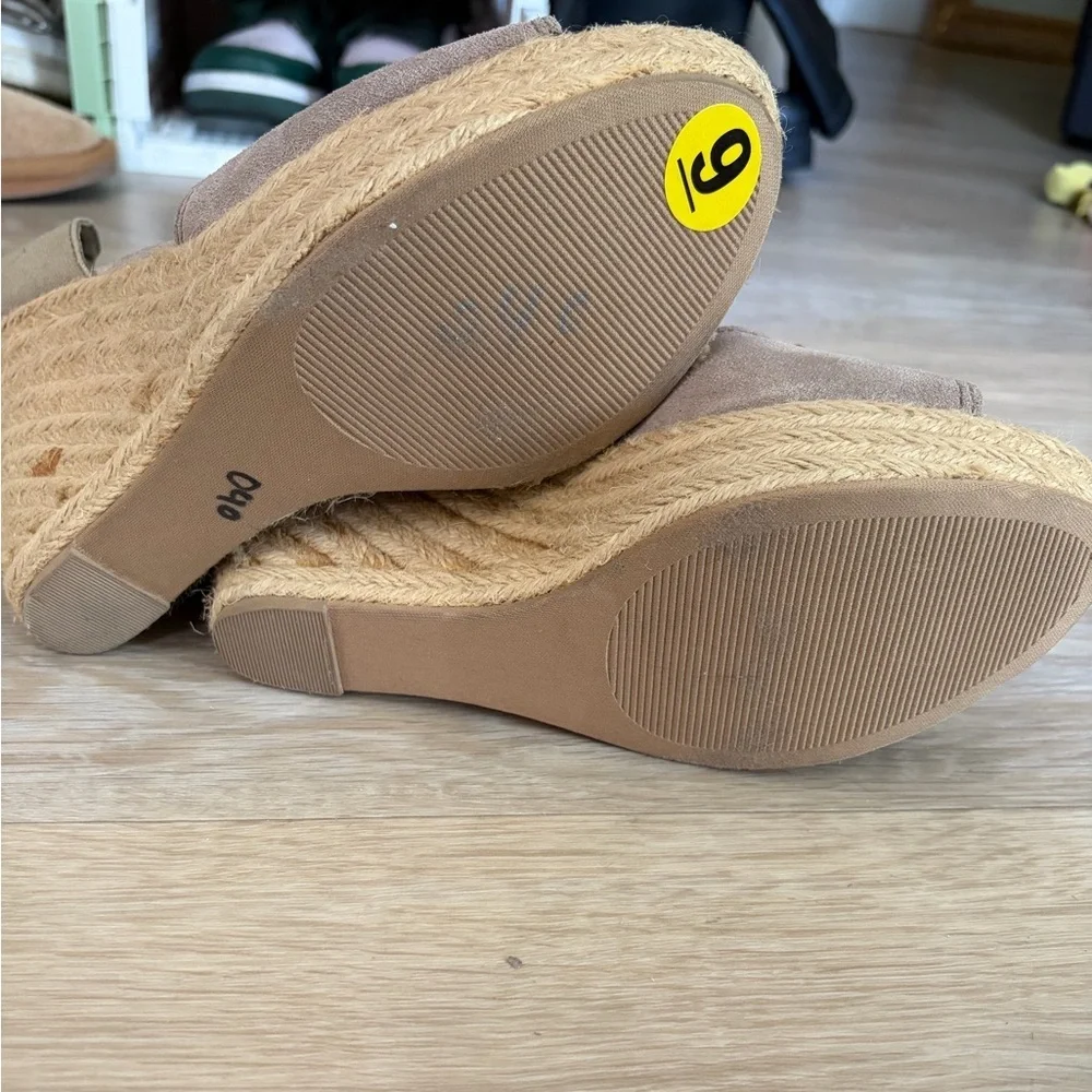 Steve Madden Embellished Espadrille Wedges Size 9